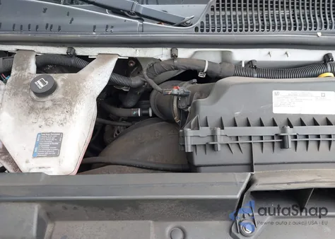 2018 Chevrolet Express 2500 Work Van z USA, uszkodzony, nr VIN 1GCWGAFP2J1336681